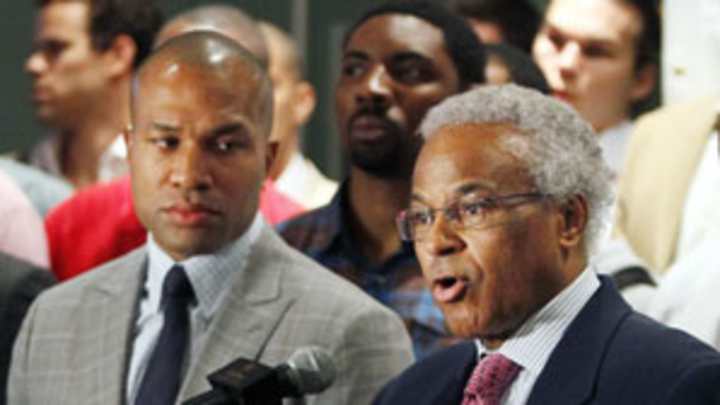 NBA players, owners take note: Reaching a deal is not this difficult NBA players, owners take note: Reaching a deal is not this difficult