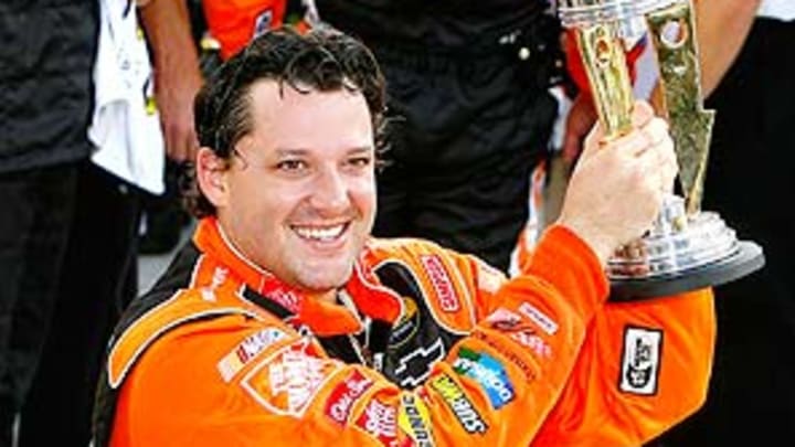 A peaking Tony Stewart looks like a lock at the Brickyard 400
