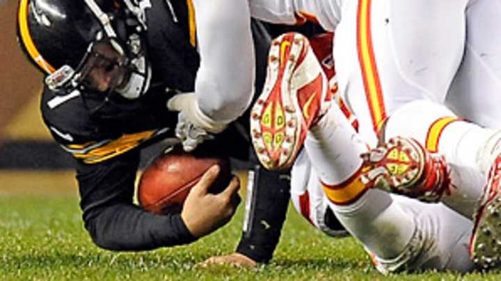 Roethlisberger has sprained shoulder Roethlisberger has sprained shoulder