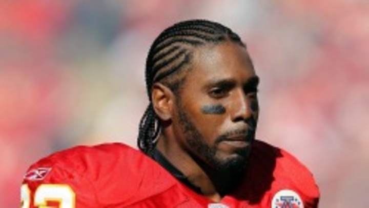 Dwayne Bowe signs franchise tender and joins Chiefs