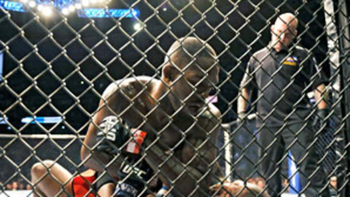 Jones outclasses Rampage, retains UFC light heavyweight title