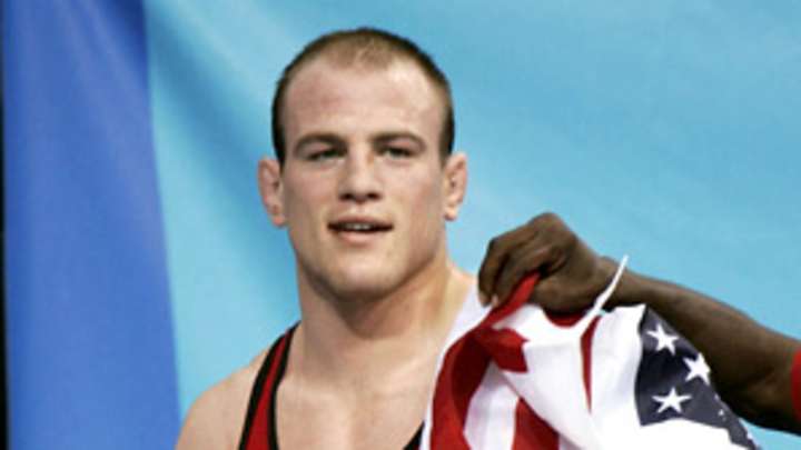 With eye on London, wrestling icon Sanderson to announce comeback