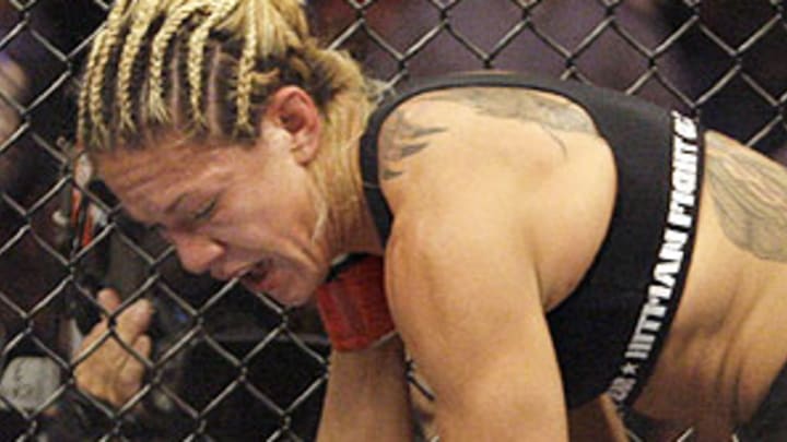 Cyborg stuns Carano at Strikeforce