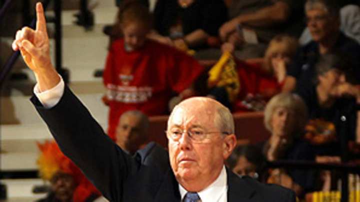Connecticut Sun fire head coach Mike Thibault after ten seasons