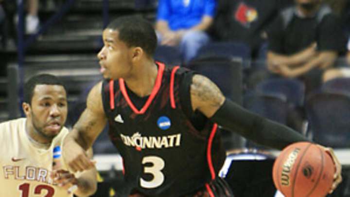 Cincinnati, Xavier recover from ugly brawl to reach Sweet 16 together