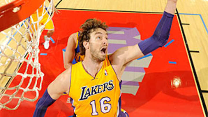 Why Lakers shouldn't trade Gasol; Bobcats prospects; more mailbag
