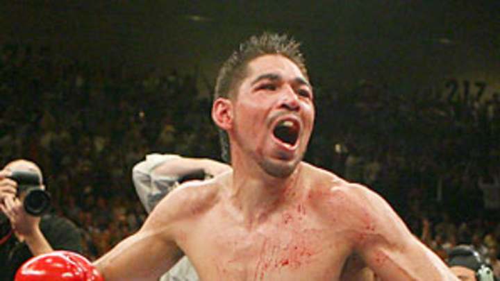 WBA title blog: Margarito stuns Cotto