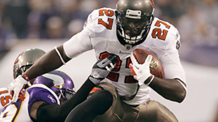 Bucs have finally learned their offense runs on Blount force Bucs have finally learned their offense runs on Blount force