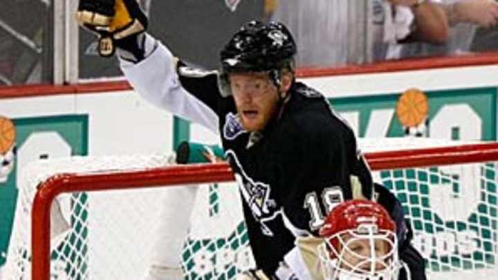 Hossa signs with Red Wings for one year at $7.45 million