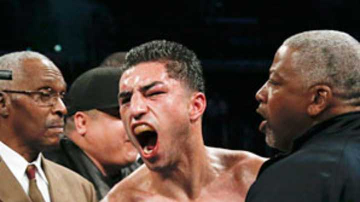 Lopez embraces familiar role of underdog ahead of Canelo fight Lopez embraces familiar role of underdog ahead of Canelo fight