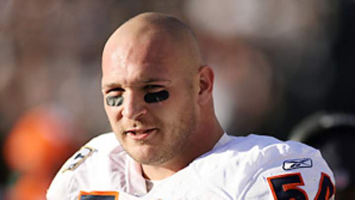 Scouts' Buzz: Urlacher's absence, Cribbs' expanded role and more Scouts' Buzz: Urlacher's absence, Cribbs' expanded role and more