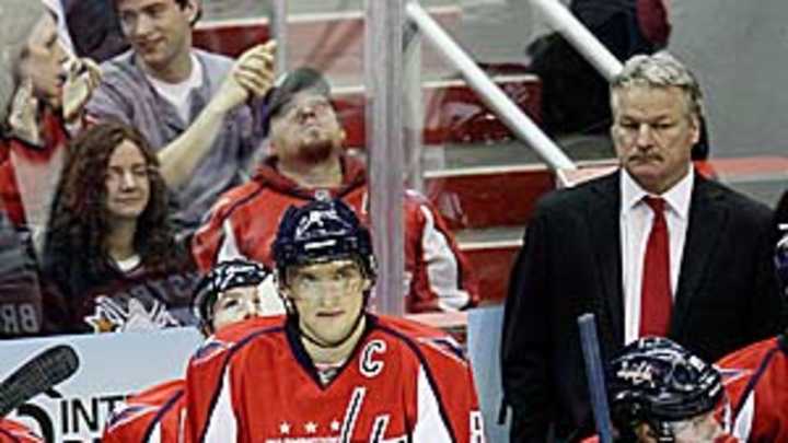Dale Hunter puts family first, Capitals behind him in surprise decision