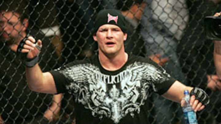 Bisping looks to lock down title shot against Stann at UFC 152