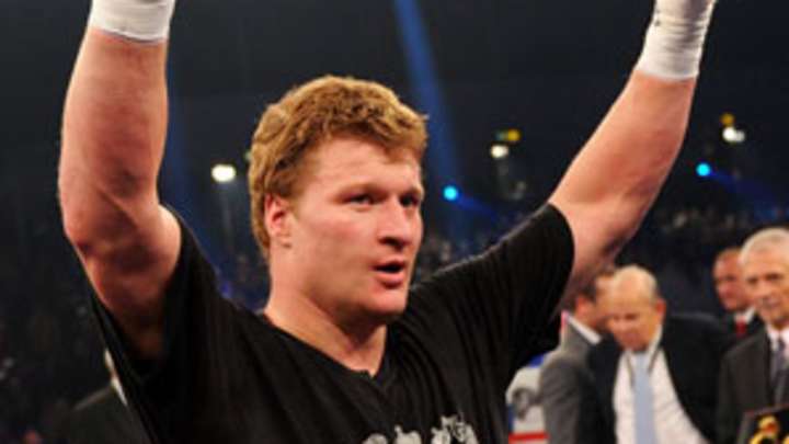 Povetkin easily stops Rahman Povetkin easily stops Rahman