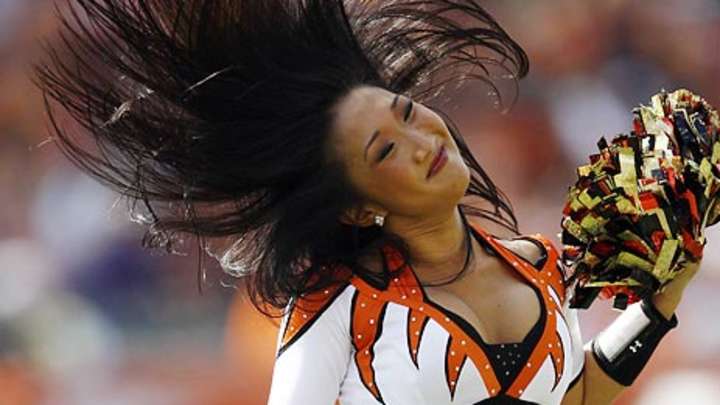 NFL Cheerleaders: Week 3