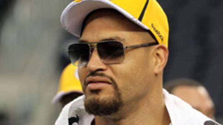 Report: Former Pittsburgh Steelers LB James Farrior considering retirement