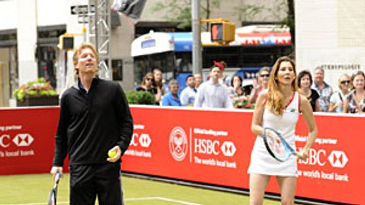 Courier, Seles bring Wimbledon to Manhattan Courier, Seles bring Wimbledon to Manhattan