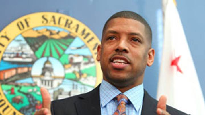 Unlike Maloofs, Sacramento Mayor Johnson still sees options for Kings Unlike Maloofs, Sacramento Mayor Johnson still sees options for Kings