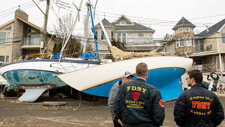 NHL teams, players helping hurricane victims