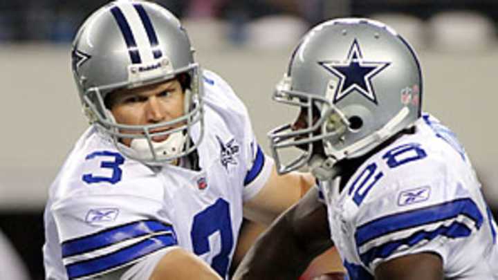 Dallas offense boosts Kitna's value