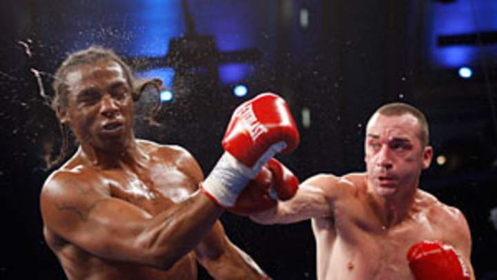 Quick jabs: Rios-Alvarado creates buzz, Robert Helenius returns, more