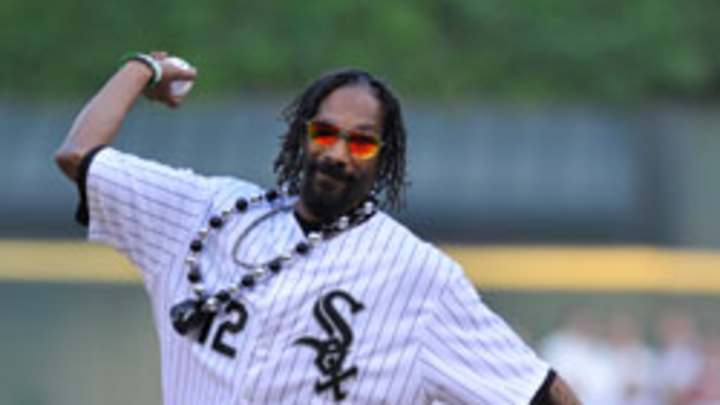 Snoop Dogg's son offered UCLA football scholarship Snoop Dogg's son offered UCLA football scholarship