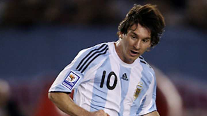 Club down, Messi turns to country