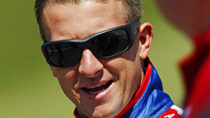 Allmendinger wins Kansas Cup pole