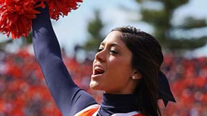 Cheerleader of the Week: Illinois' Ellen Hope