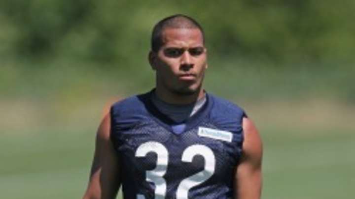 Bears bring back released RB Kahlil Bell