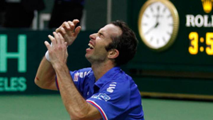 Stepanek's upset clinches first Davis Cup for Czechs Stepanek's upset clinches first Davis Cup for Czechs
