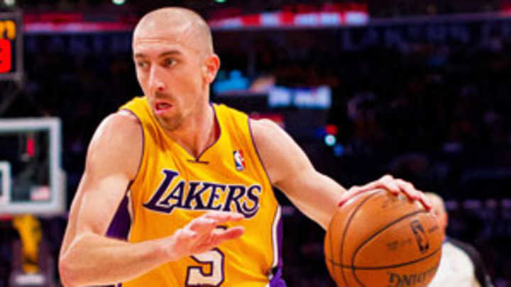 Lakers' Blake out Tuesday with abdominal strain