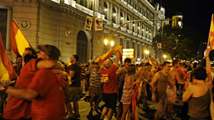 All of Spain parties as the Furia Roja reach World Cup final