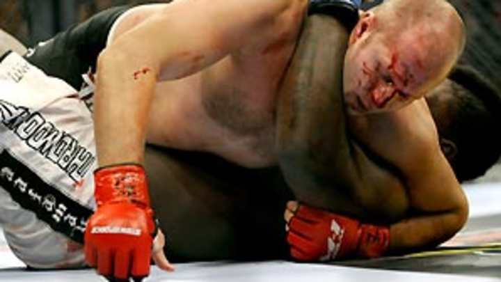 Fedor again shows why he's best heavyweight in history vs. Rogers