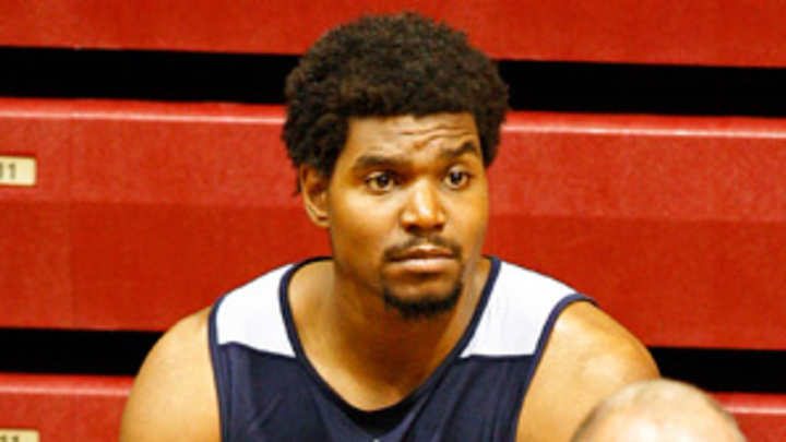 Sixers' Bynum hopeful of return from knee trouble