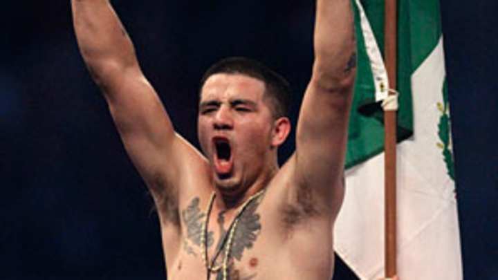 Rios set to face Alvarado in bout with Fight of the Year potential