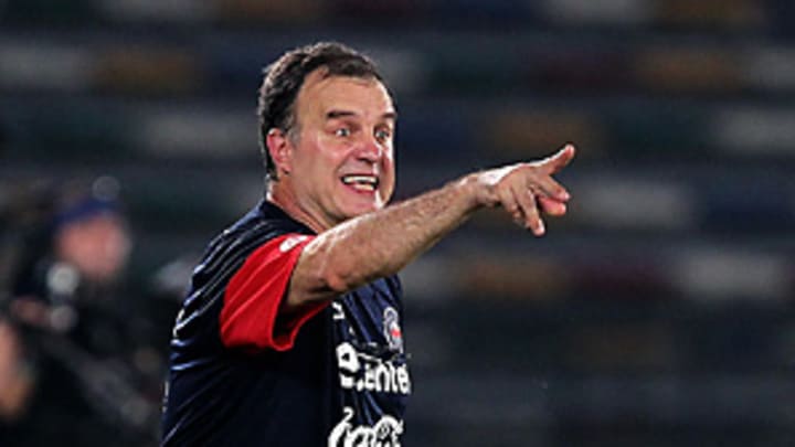 By quitting as Chile coach, Bielsa showed he won't sit on the fence By quitting as Chile coach, Bielsa showed he won't sit on the fence