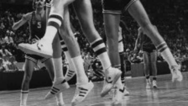 Walter Davis, former NBA All-Star, auctions 1976 Olympic gold medal