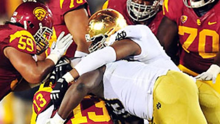 Notre Dame sticks with winning formula to earn BCS title shot