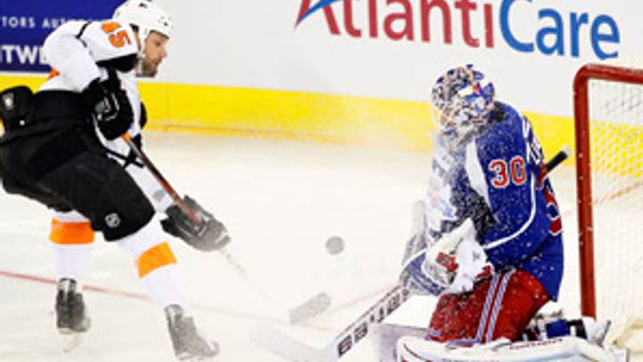 NHL players help Sandy victims NHL players help Sandy victims