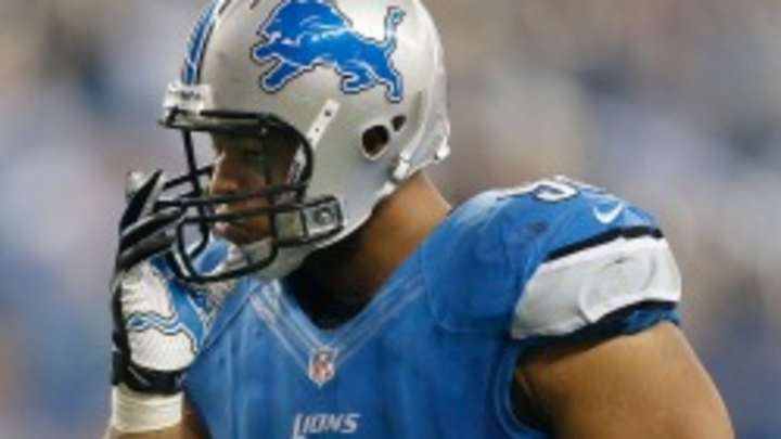 Ndamukong Suh avoids reporters after Lions' loss to Texans