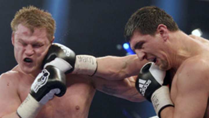 Huck to drop down, defend cruiser title Huck to drop down, defend cruiser title