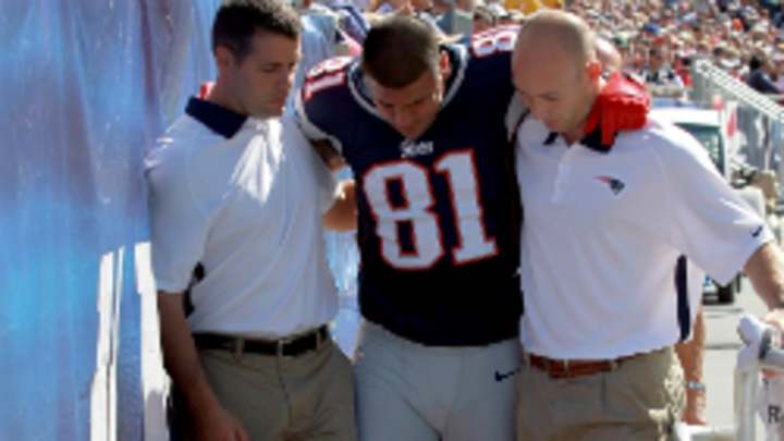 Aaron Hernandez injury update: Patriots TE reportedly could be out 6 weeks