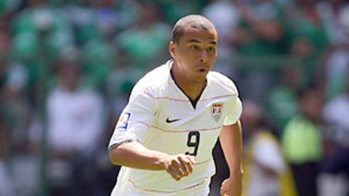 U.S.' Davies hurt in fatal car crash