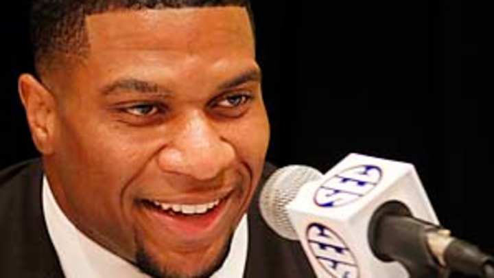 After a season on the mend, Davis ready to thrive in Hogs' backfield