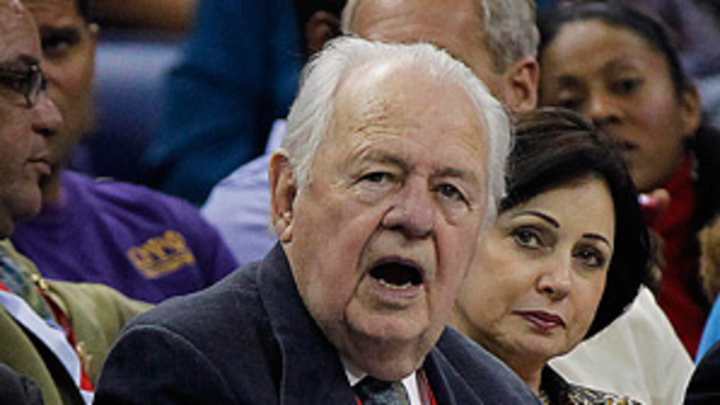 Stern: Horents have not applied for new name yet