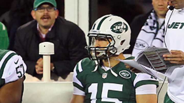 Tebow has two broken ribs