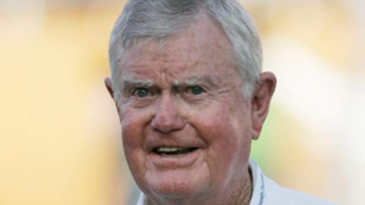 Texas pays tribute to former football coach Royal