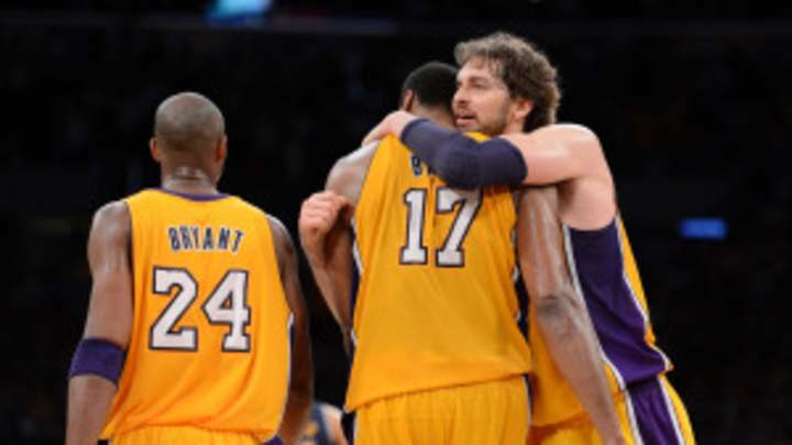 Report: Lakers not trading Pau Gasol, Kobe Bryant "pretty satisfied" with team