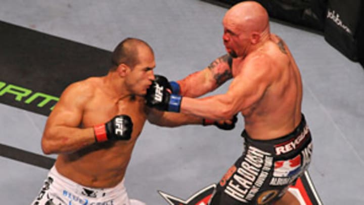 Mailbag: Heavyweights in limelight; Carwin-Dos Santos thoughts; more